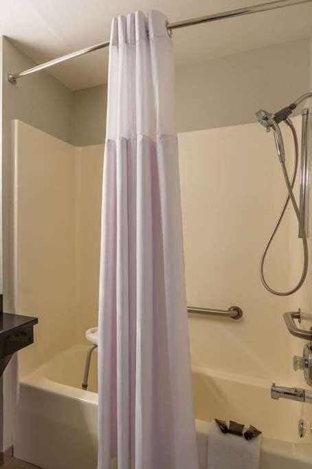 Hotel Wingate by Wyndham - Wisconsin Dells photo 3