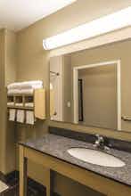 Hotel La Quinta Inn & Suites by Wyndham Fargo-Medical Center photo 4