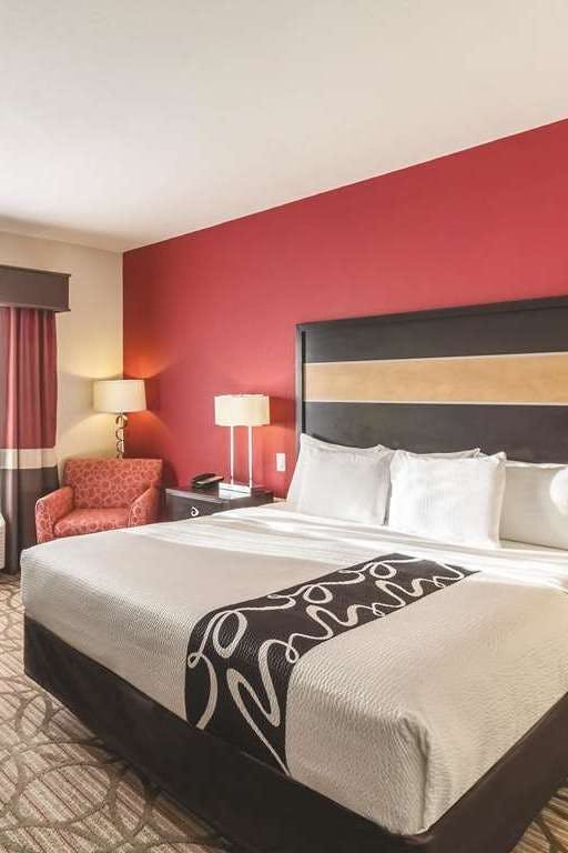 Hotel La Quinta Inn & Suites by Wyndham Fargo-Medical Center photo 1