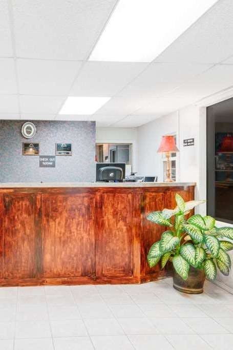 Hotel Days Inn by Wyndham Monett photo 5