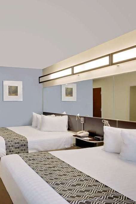 Hotel Microtel Inn & Suites by Wyndham Geneva photo 2