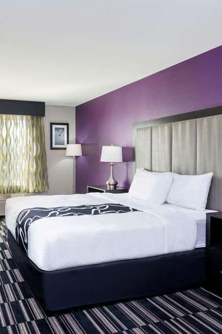Hotel La Quinta Inn & Suites by Wyndham Fairfield - Napa Valley photo 2