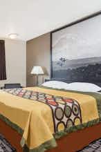 Hotel Super 8 by Wyndham Bremerton photo 1