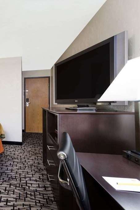 Hotel Super 8 by Wyndham Bremerton photo 4