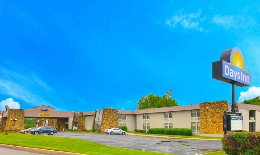 Days Inn by Wyndham Southern Hills/ORU