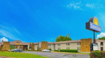 Days Inn by Wyndham Southern Hills/ORU