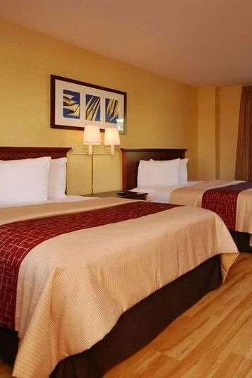 Hotel Baymont San Diego photo 2