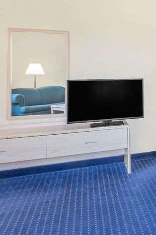 Hotel Super 8 by Wyndham Canandaigua photo 4