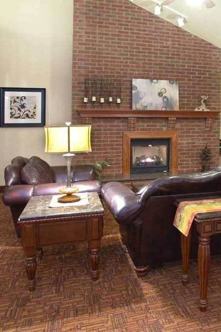 Hotel AmericInn by Wyndham New London photo 5