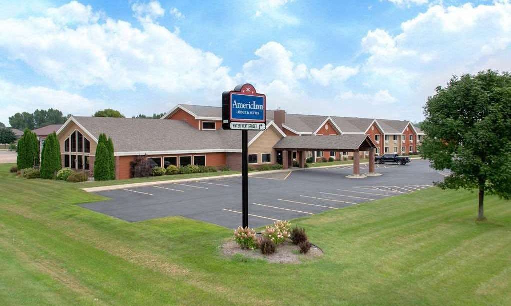 AmericInn by Wyndham New London