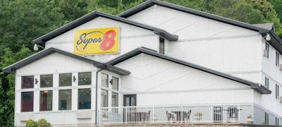 Super 8 Winona MN
