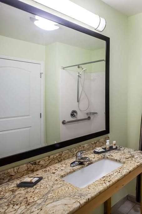 Hotel La Quinta Inn & Suites by Wyndham Odessa North photo 5