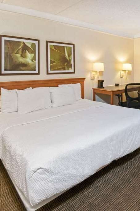 Hotel La Quinta Inn by Wyndham San Antonio Market Square photo 1