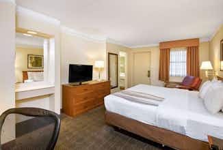 Hotel La Quinta Inn by Wyndham San Antonio Market Square photo 5