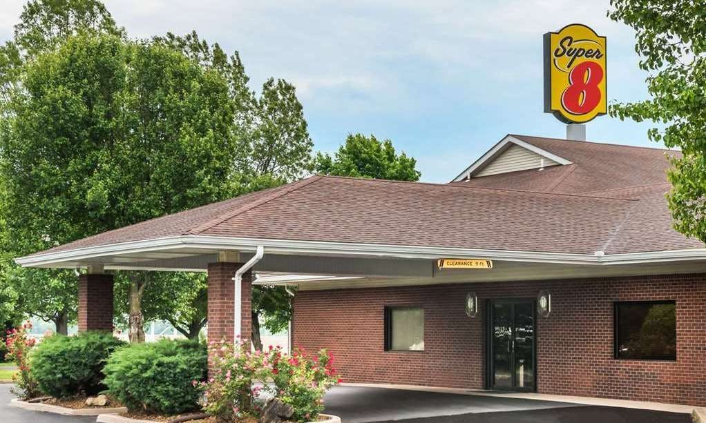 Super 8 by Wyndham O'Fallon