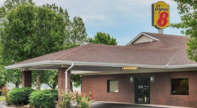 Super 8 by Wyndham O'Fallon