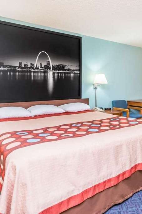 Hotel Super 8 by Wyndham O'Fallon photo 1