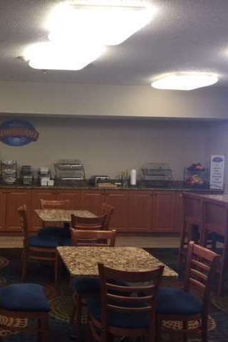 Hotel Baymont Mishawaka photo 5