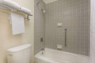 Hotel Baymont Rocky Mount I-95 photo 4