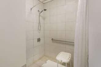 Hotel Baymont Rocky Mount I-95 photo 3