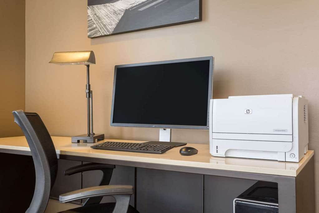 Hotel Baymont by Wyndham Rocky Mount I-95 photo 5