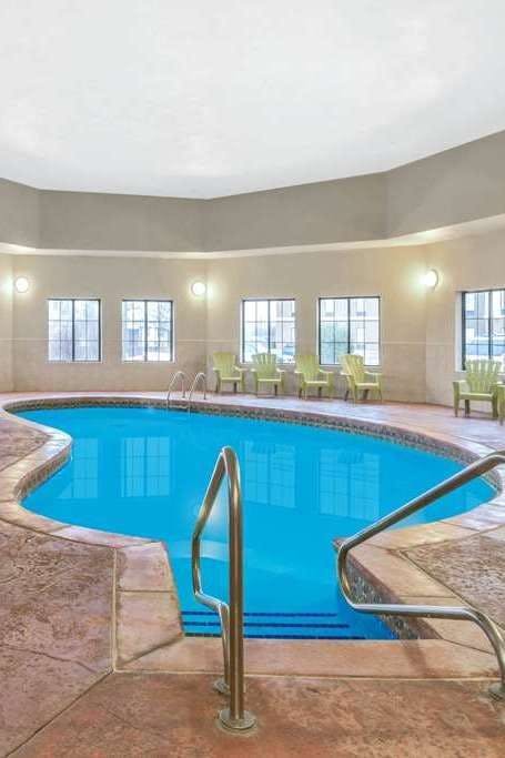 Hotel La Quinta Inn & Suites by Wyndham Oklahoma City -Yukon photo 5