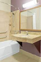 Hotel La Quinta Inn & Suites by Wyndham Oklahoma City -Yukon photo 4