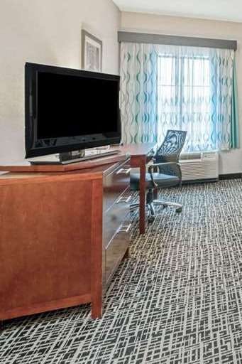 Hotel La Quinta Inn & Suites by Wyndham Oklahoma City -Yukon photo 3