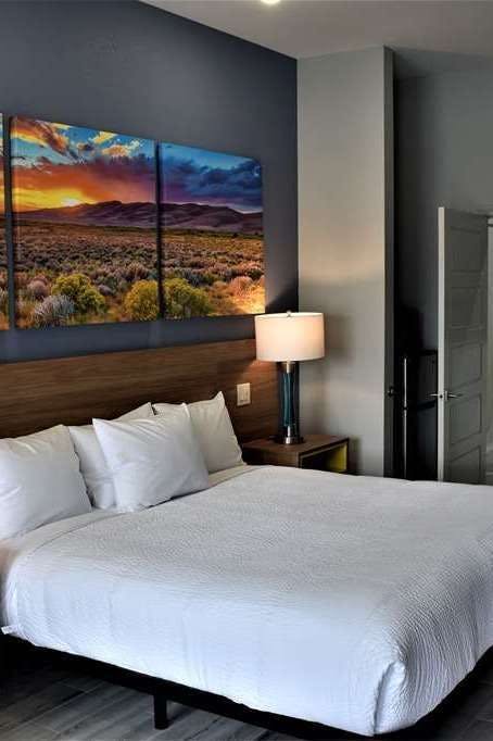 Hotel Days Inn & Suites by Wyndham Downtown/University of Houston photo 1