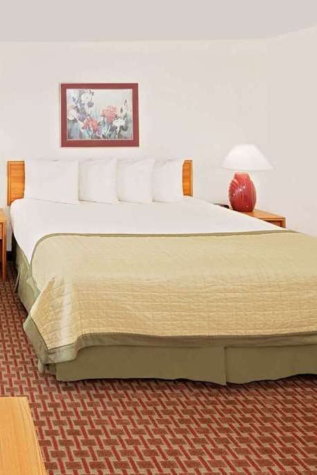 Hotel Baymont by Wyndham St. Joseph/Stevensville photo 1