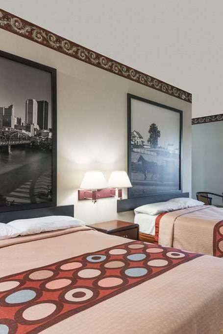 Hotel Super 8 by Wyndham Harrisburg Hershey North photo 2