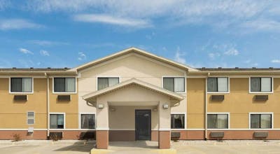 Super 8 by Wyndham Fond Du Lac