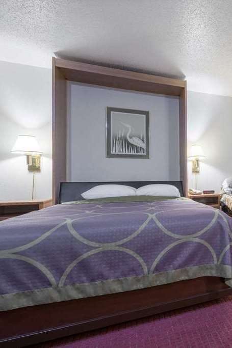 Hotel Super 8 by Wyndham Fond Du Lac photo 2