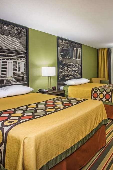 Hotel Super 8 by Wyndham Paragould photo 3