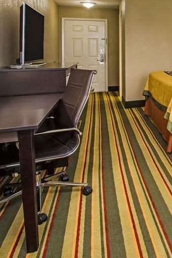 Hotel Super 8 by Wyndham Paragould photo 4