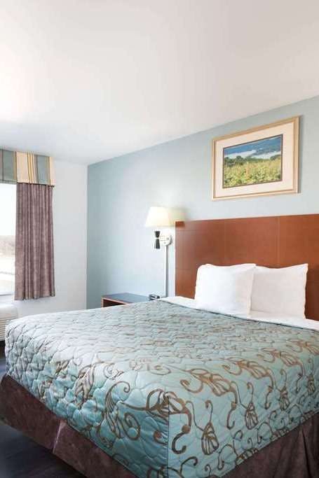 Hotel Days Inn by Wyndham Watertown Fort Drum photo 1