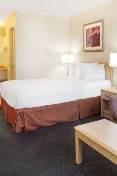 Hotel Days Inn by Wyndham Bullhead City photo 2