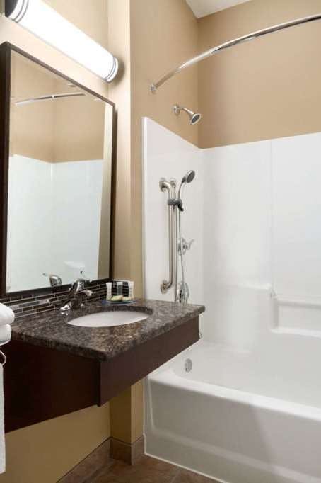Hotel Super 8 by Wyndham Regina photo 4