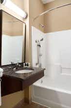 Hotel Super 8 by Wyndham Regina photo 4