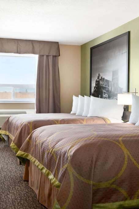 Hotel Super 8 by Wyndham Regina photo 2