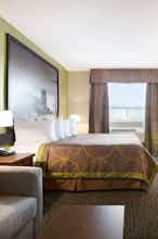 Hotel Super 8 by Wyndham Regina photo 1