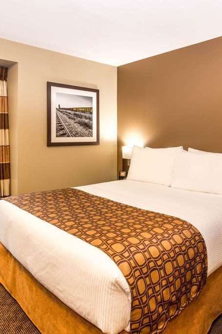 Hotel Microtel Whitecourt photo 1