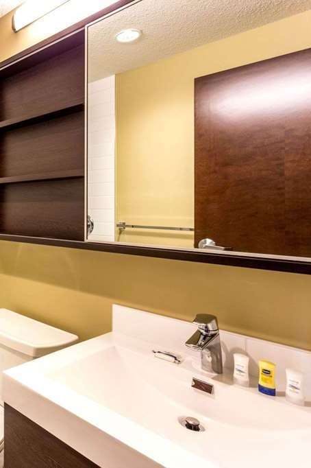 Hotel Microtel Whitecourt photo 4
