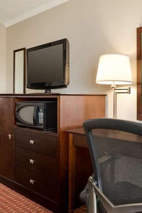 Hotel Days Inn by Wyndham Whitmore Lake/Ann Arbor/Brighton photo 1