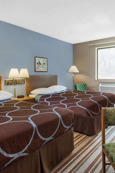 Hotel Super 8 by Wyndham Kamloops On The Hill photo 2