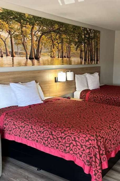 Hotel Days Inn & Suites by Wyndham Opelousas photo 2