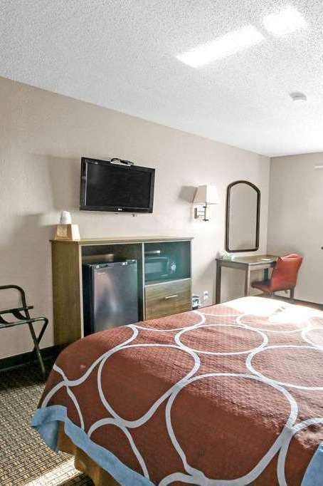 Hotel Super 8 by Wyndham Kenosha/Pleasant Prairie photo 3