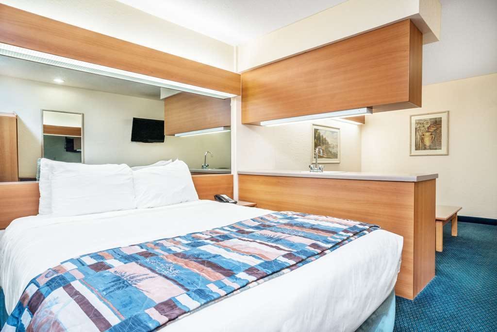 Hotel Microtel Inn & Suites by Wyndham Tomah photo 3