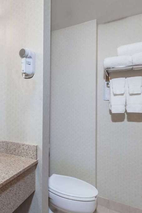 Hotel Wyndham Southbury photo 5