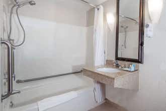 Hotel Wyndham Southbury photo 4